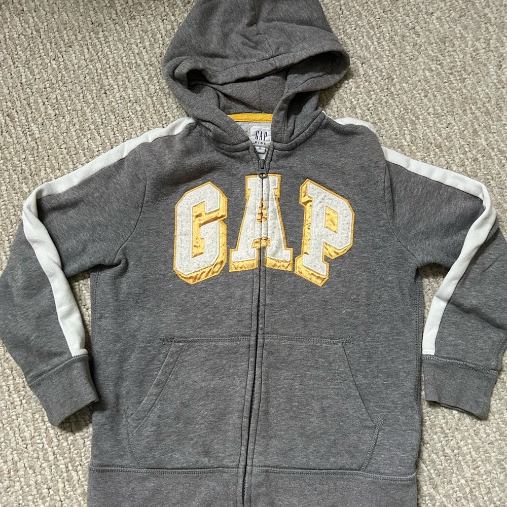 Gap Kid’s a Full Zip Hoodie size 8